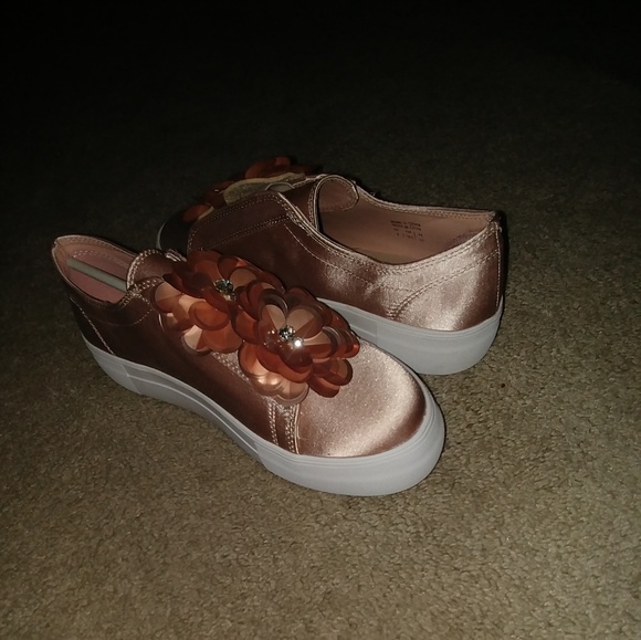 Sneakers - Picture 1 of 1